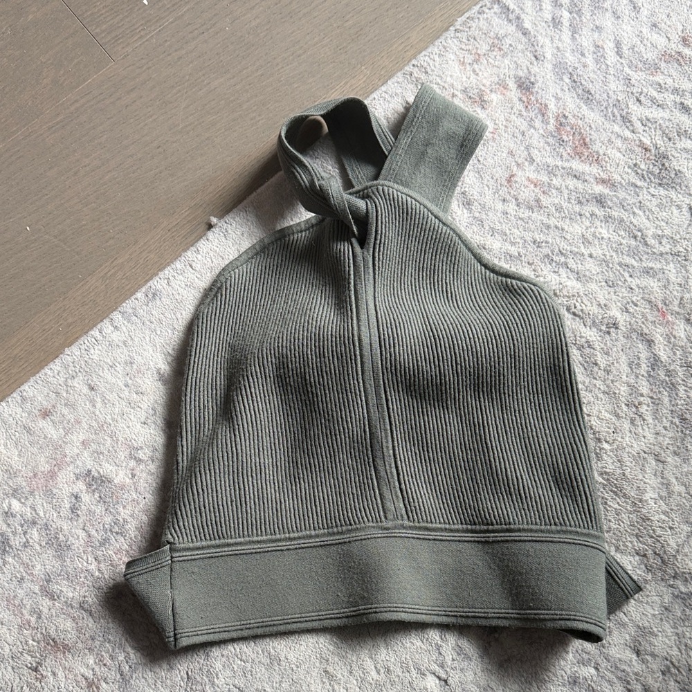 Club Monaco Gray Ribbed Crop Top